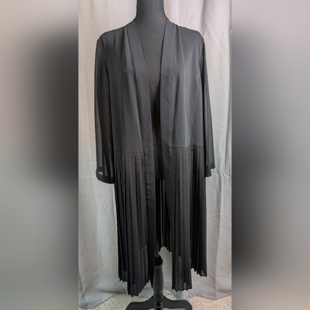 Alfani Black Flowing Cape‎ with Relaxed Fit